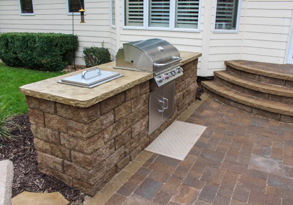 Outdoor Kitchen ($6,000-$10,000)